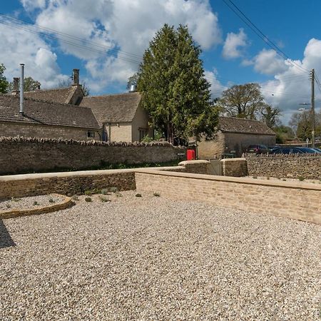 Designer Cotswold Post House With External Sauna Tetbury Exterior foto